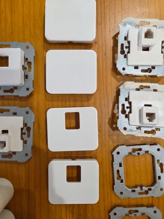 Componentes eléctricos: enchufes y bases