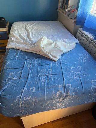 Somier pikolin 105x190 sin patas  y colchon nuevo