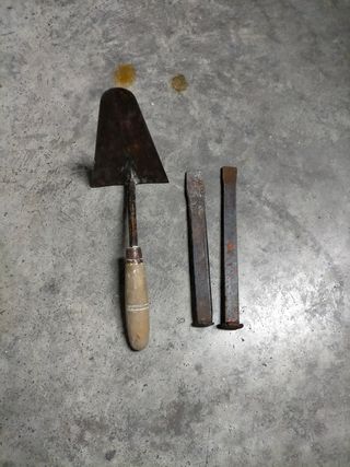 Paleta y 2 escarpas albañil usadas