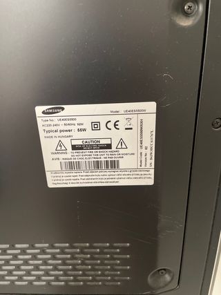 TV Samsung UE40ES5500 37" LED CON EL SOPORTE
