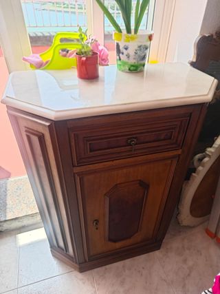 Mueble madera maciza con mármol
