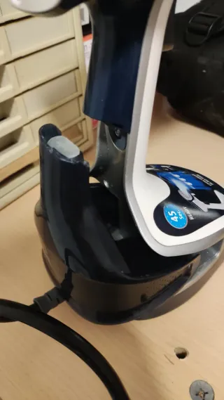 Plancha vertical Rowenta para piezas o reparación