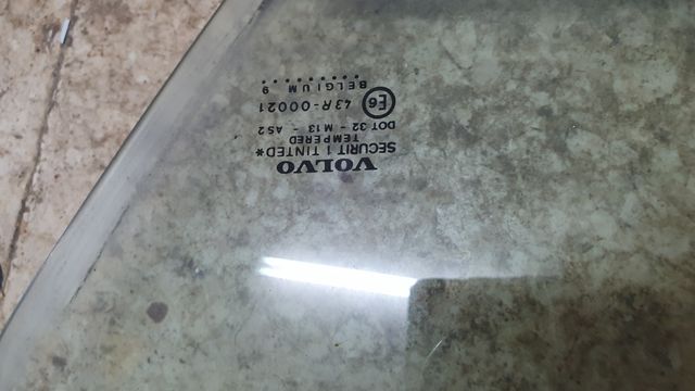 Cristal puerta Volvo 480 - izquierdo