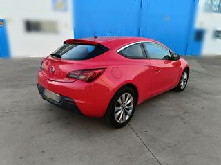 Opel Astra 2012