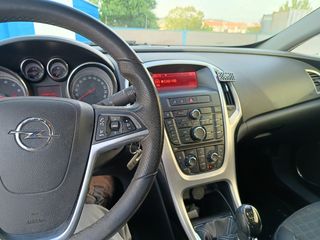 Opel Astra 2012