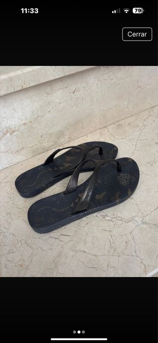 Chanclas Ipanema Negras Doradas