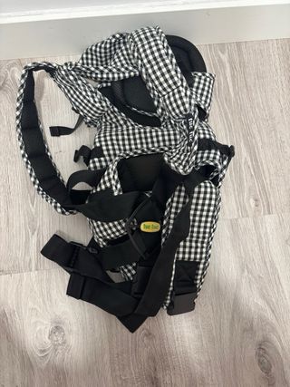 Mochila portabebés Tuctuc - Negra y Blanca