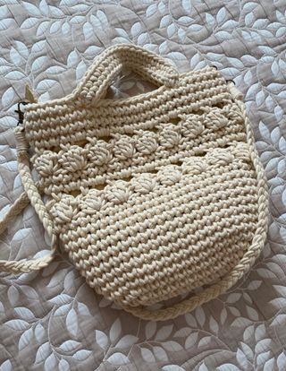 Bolso crochet beige nuevo con etiqueta.