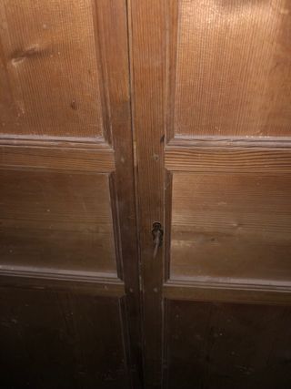 Armario antiguo de madera.