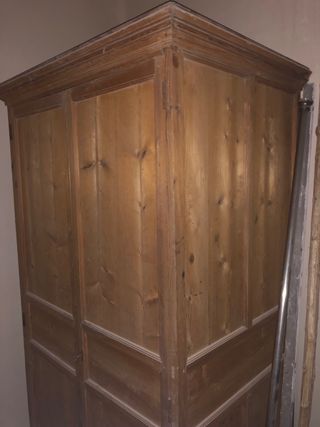 Armario antiguo de madera.