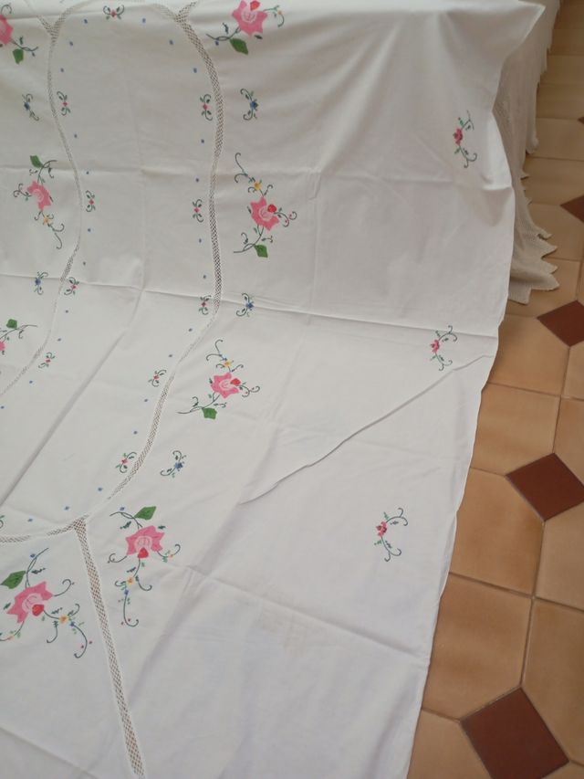 Mantel algodón bordado - Rosa y blanco