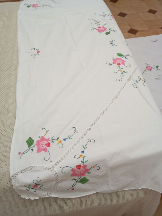 Mantel algodón bordado - Rosa y blanco