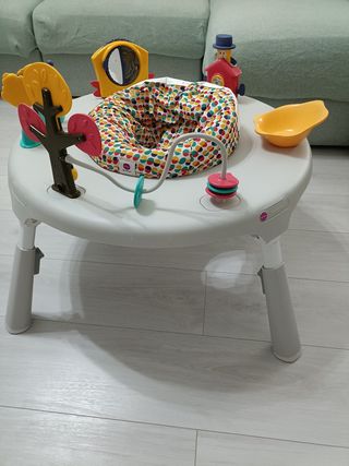 Mesa actividades bebe