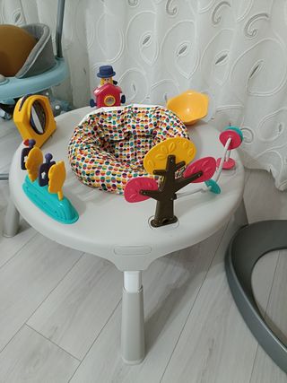Mesa actividades bebe