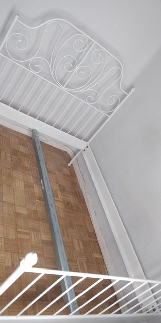 Cama Ikea blanca metalica