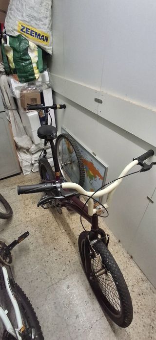 BMX Monty morada - Cambio posible