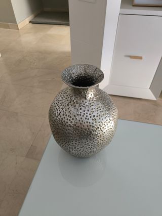 Jarrón metal dorado plata
