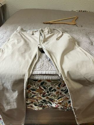 Pantalones chinos Mango beige elásticos