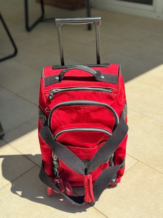 Maleta Kipling roja con ruedas