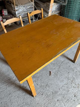 Mesa de madera 120x80 con sus sillas
