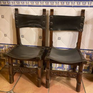 2 Sillas Castellanas Antiguas, en persona