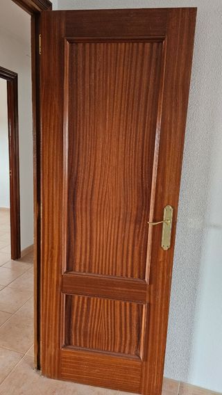 Puertas sapelly macizas (7)