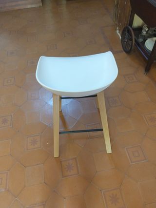 Taburete bar blanco y madera