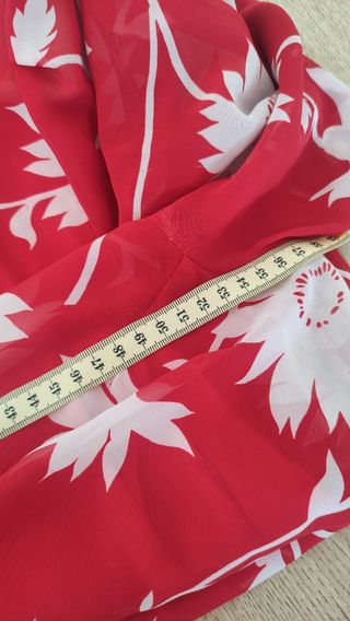 Vestido midi rojo y blanco floral con levita