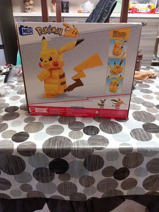 Mega Pokémon Pikachu Gigante