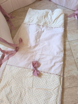 Colcha y chichonera