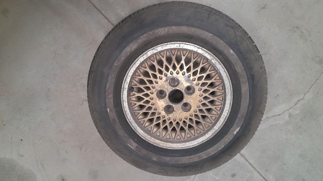 Llanta 215/75/R16 aluminio