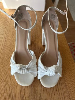 Sandalias novia ANNA FIELD blancas