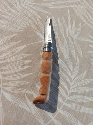 Coltello Opinel N8, manico in legno