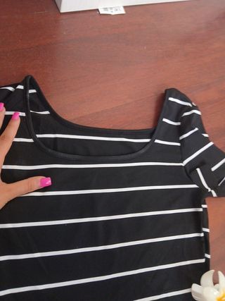 Camisetas rayas blancas y negras - 2 XS - 1 S.
