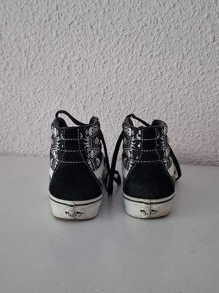 Vans Sk8-Hi con Calaveras