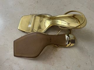 Sandalias doradas Zara - tacón fino