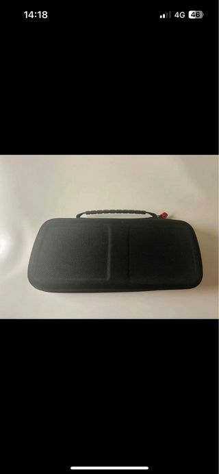 Funda rígida Nintendo Switch con accesorios