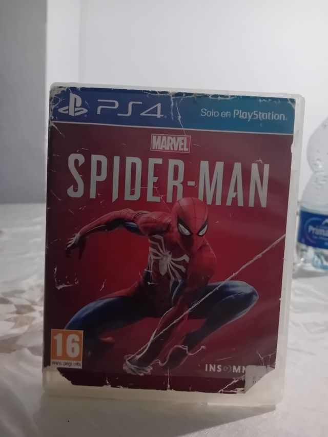 PS4 Pro (PlayStation 4 Pro) con 4 juegos.