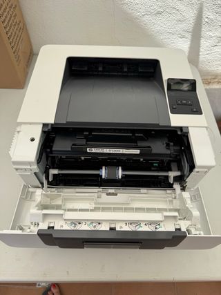 Impresora HP LaserJet Pro M402dne