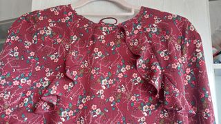 Vestido floral rojo talla M - Nuevo con equitetas.