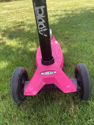 Patinete Mini Micro rosa regalo casco