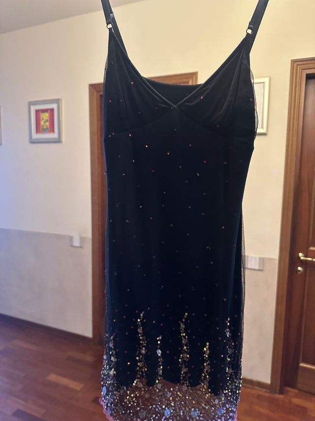 Abito nero paillettes