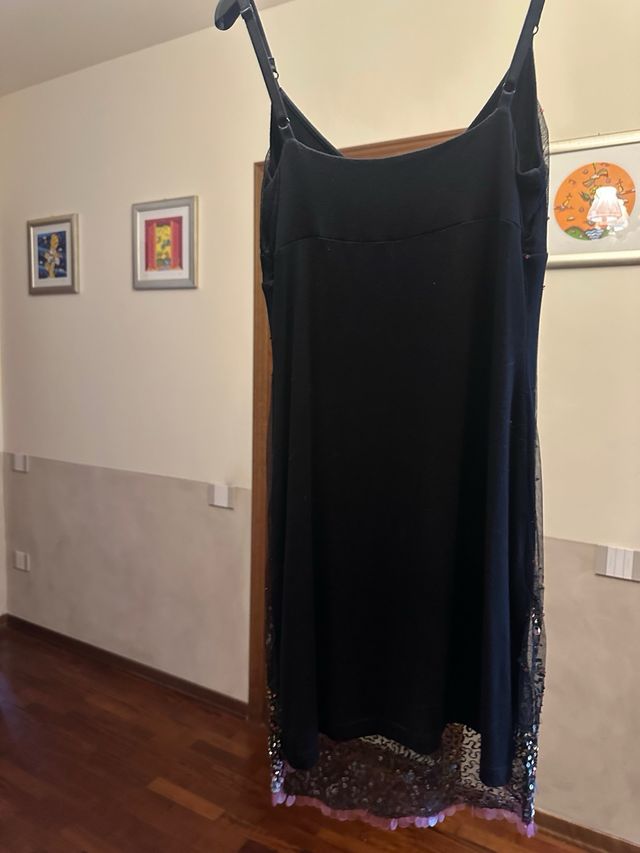 Abito nero paillettes