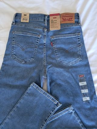 NUEVO Levi's 724 High-Rise Slim Recto Mujer