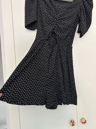 Vestido Bershka lunares negro