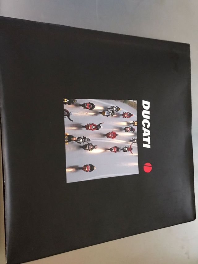Ducati 2000 vintage libro firma con il presidente