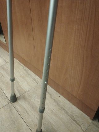 Muletas axilares  Aluminio Venta o alquiler 5€/dia