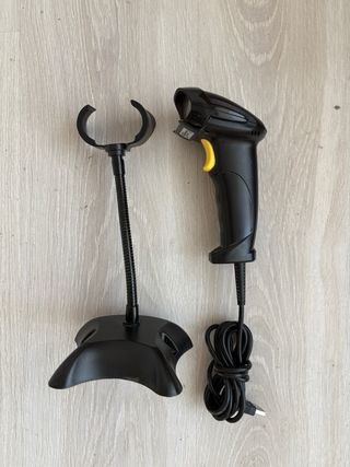 PC HP, teclado IBM, monitor Philips