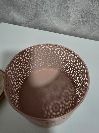 Scatola portaoggetti rosa in metallo