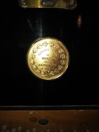 Piano vertical antiguo